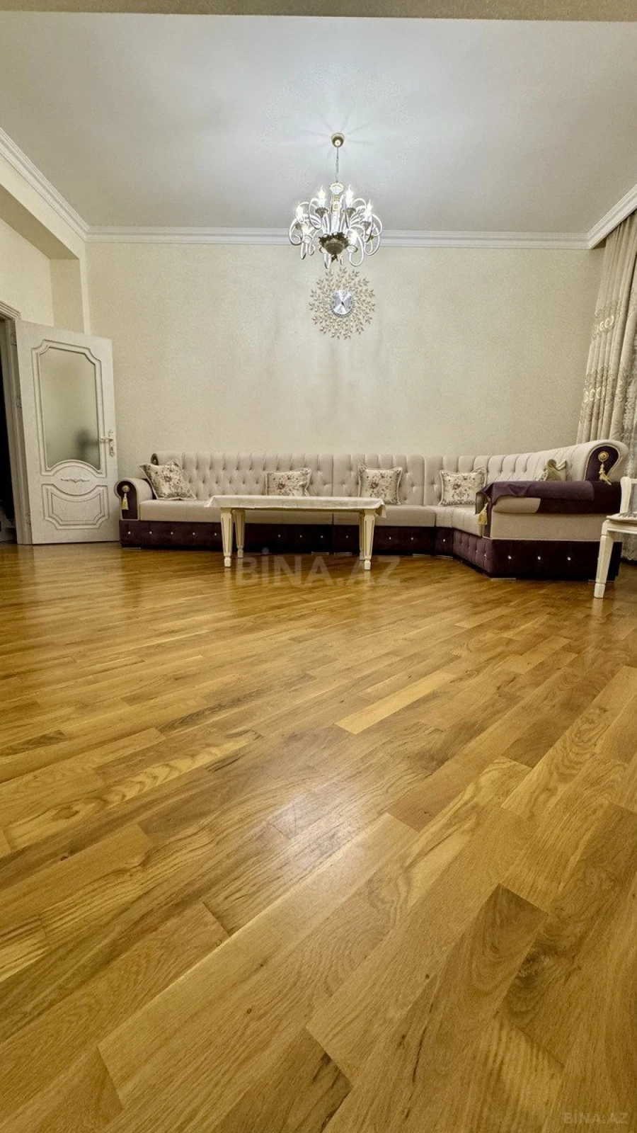 Kirayə verilir 3 otaqlı mənzil 134 m²