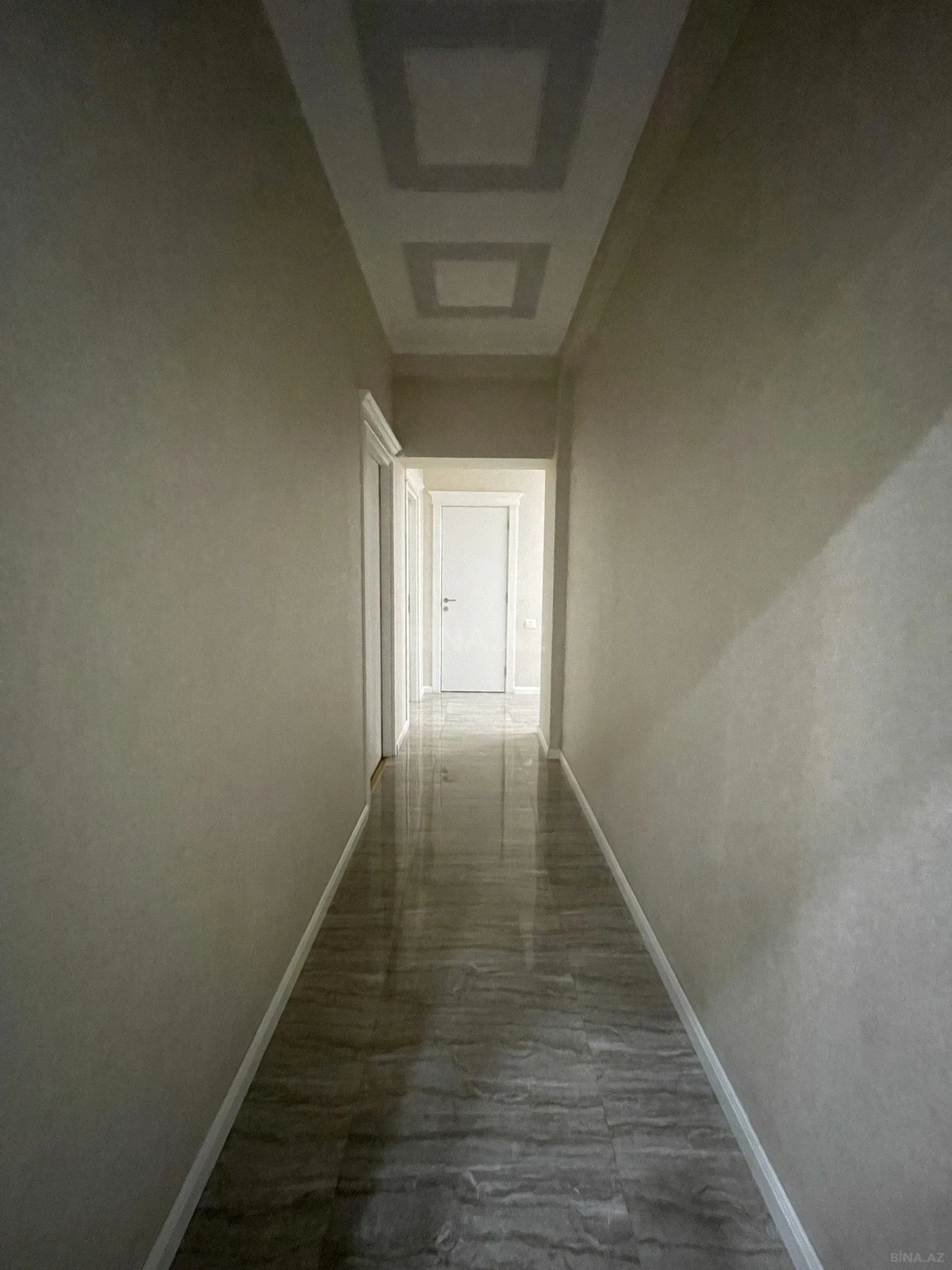 Satılır 3 otaqlı mənzil 135 m²