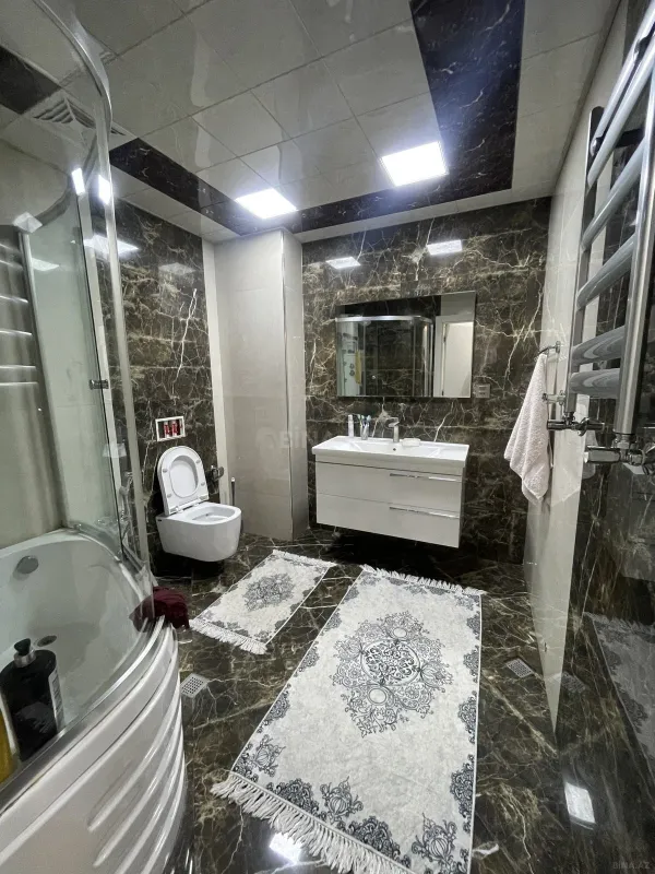 Satılır 3 otaqlı mənzil 135 m²