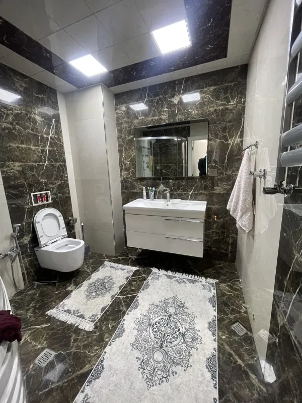 Satılır 3 otaqlı mənzil 135 m²