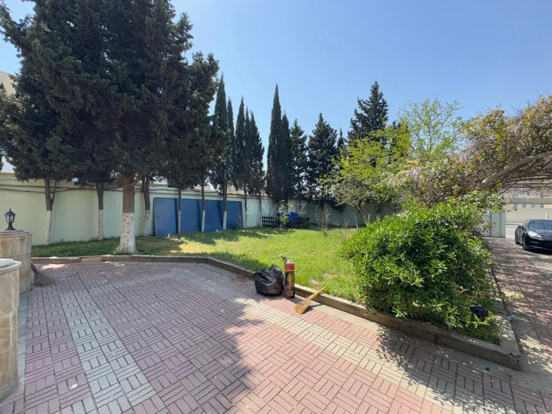 Satılır 8 otaqlı həyət evi 320 m²