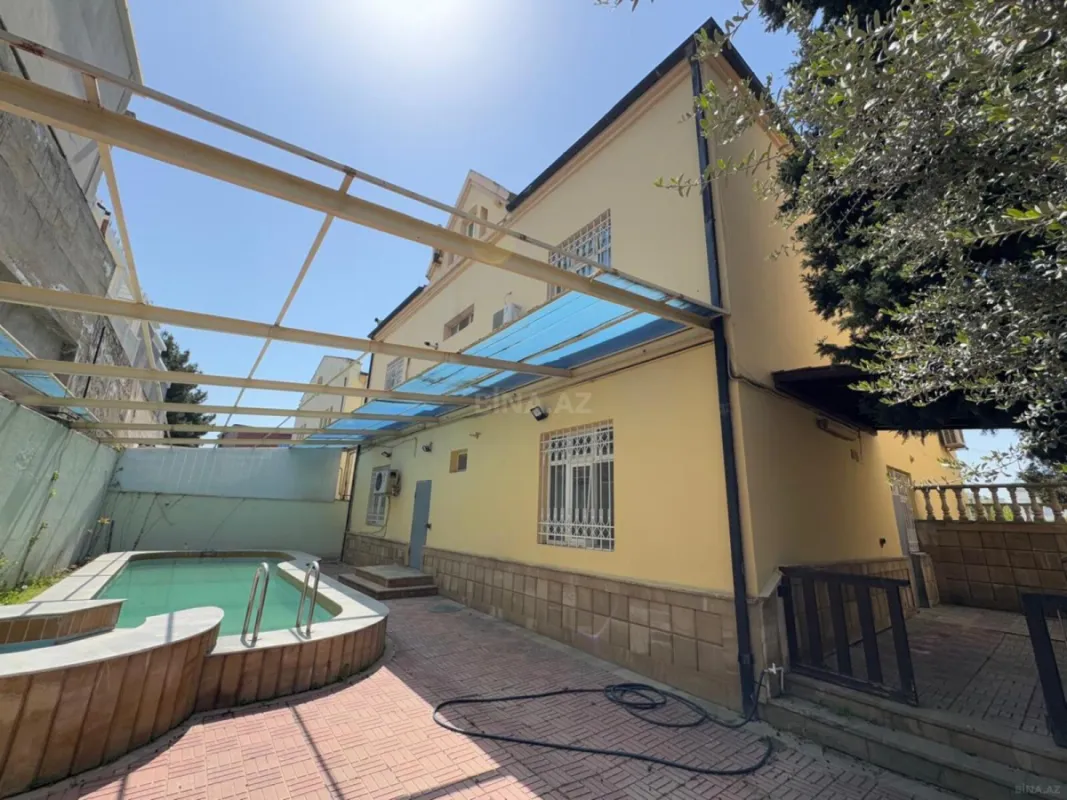Satılır 8 otaqlı həyət evi 320 m²