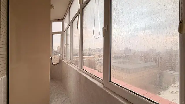 Satılır 4 otaqlı mənzil 180 m²