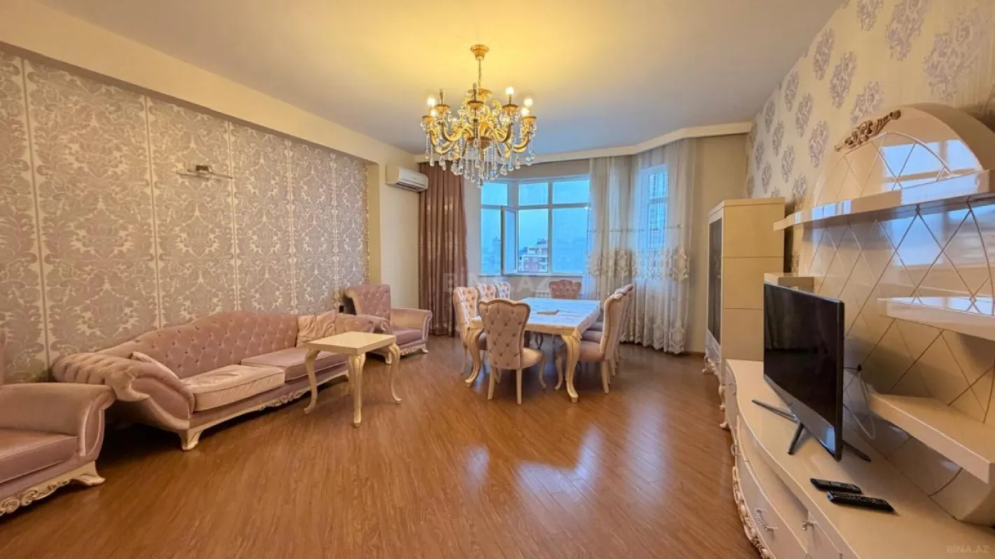 Satılır 4 otaqlı mənzil 180 m²