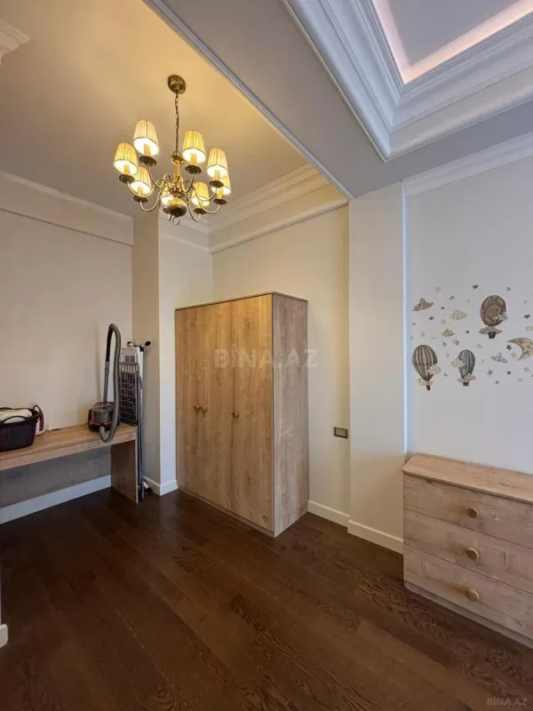 Kirayə verilir 3 otaqlı mənzil 111 m²