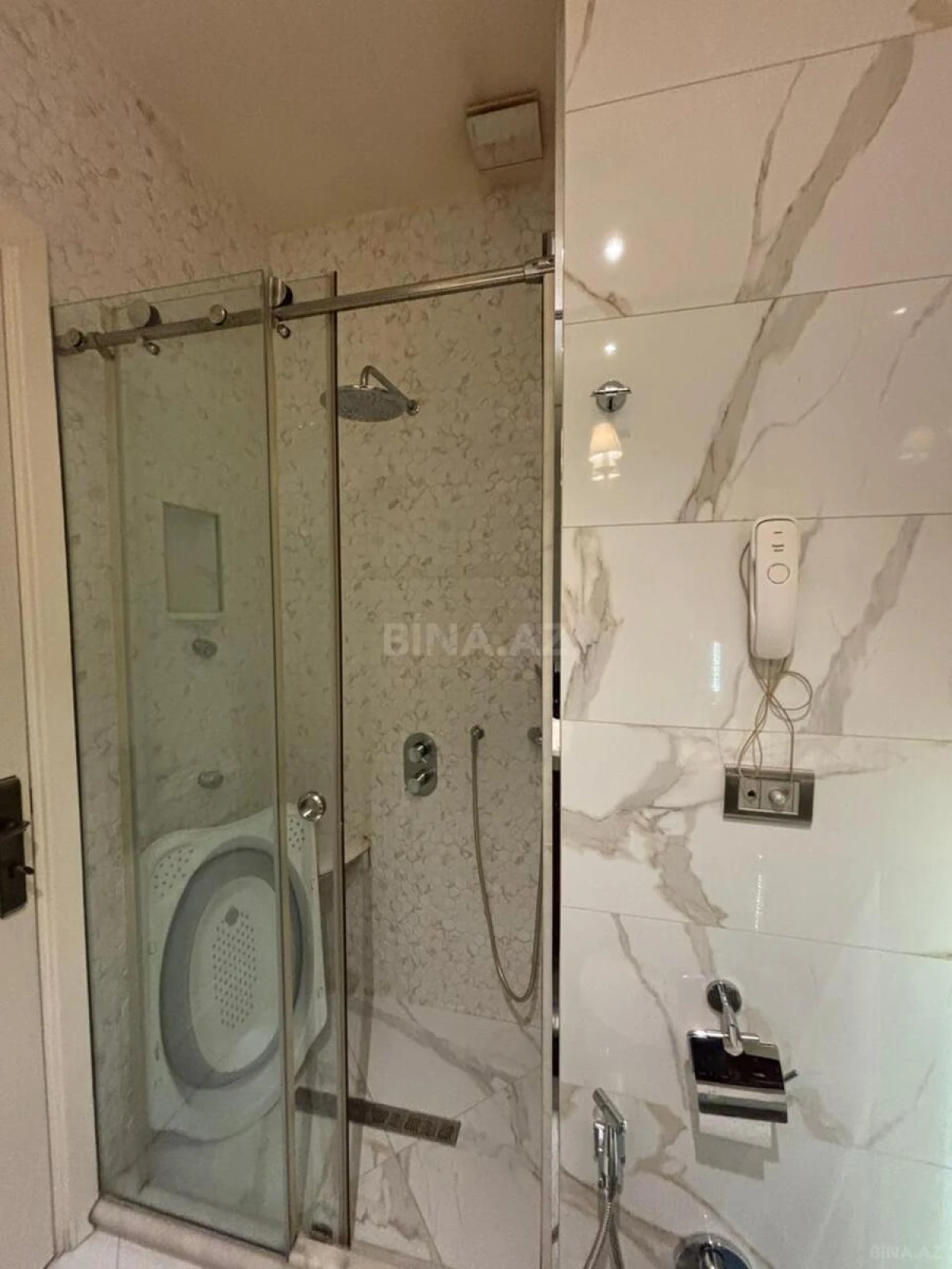 Kirayə verilir 3 otaqlı mənzil 111 m²