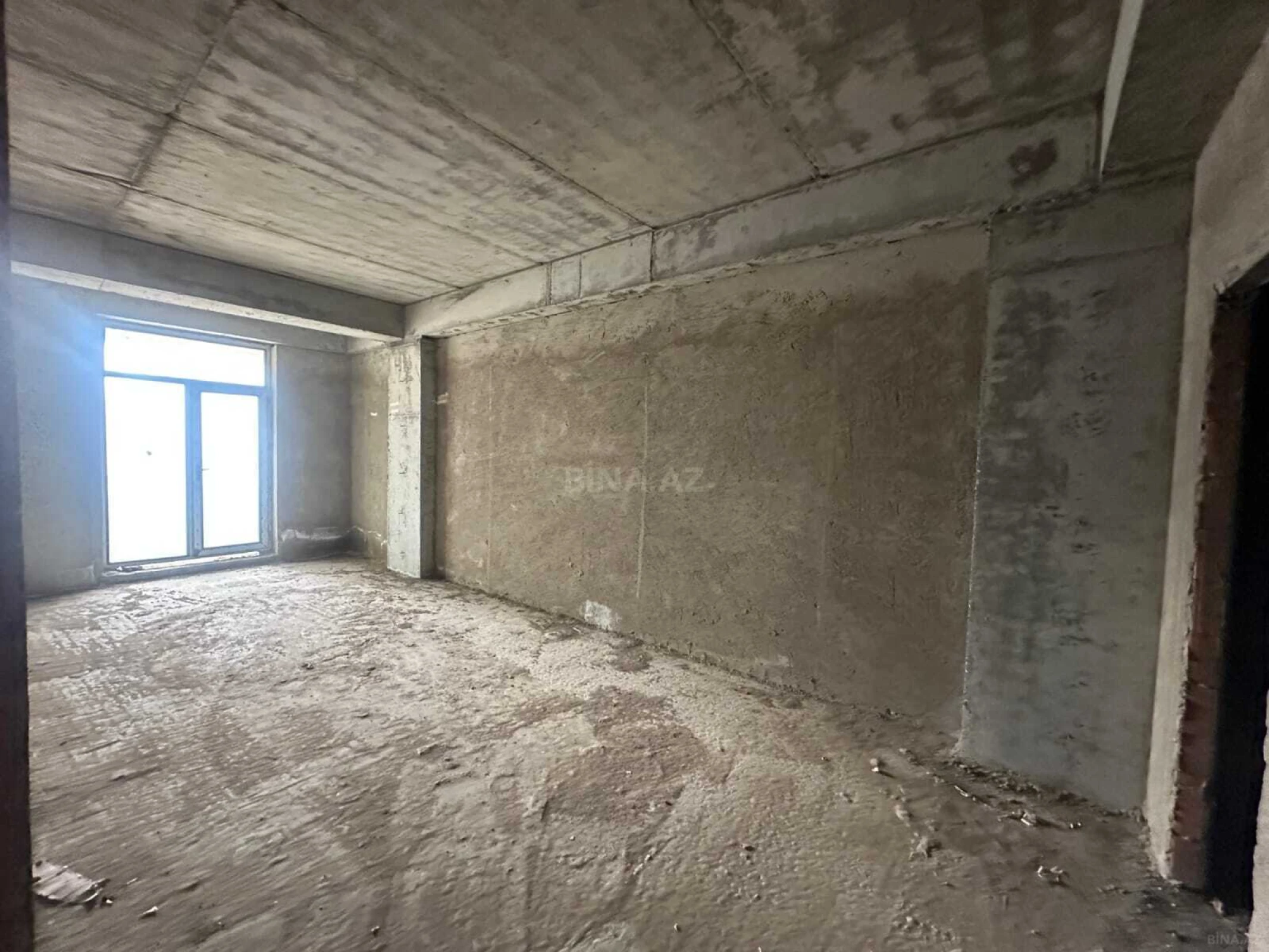 Satılır 4 otaqlı mənzil 241.9 m²