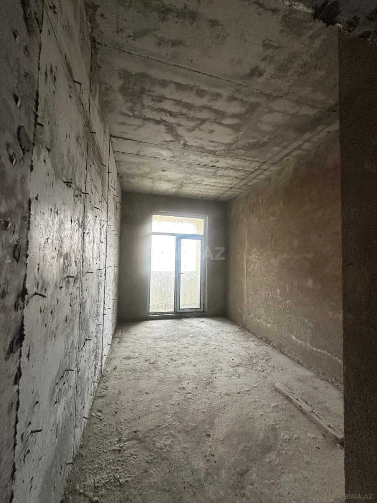 Satılır 4 otaqlı mənzil 241.9 m²