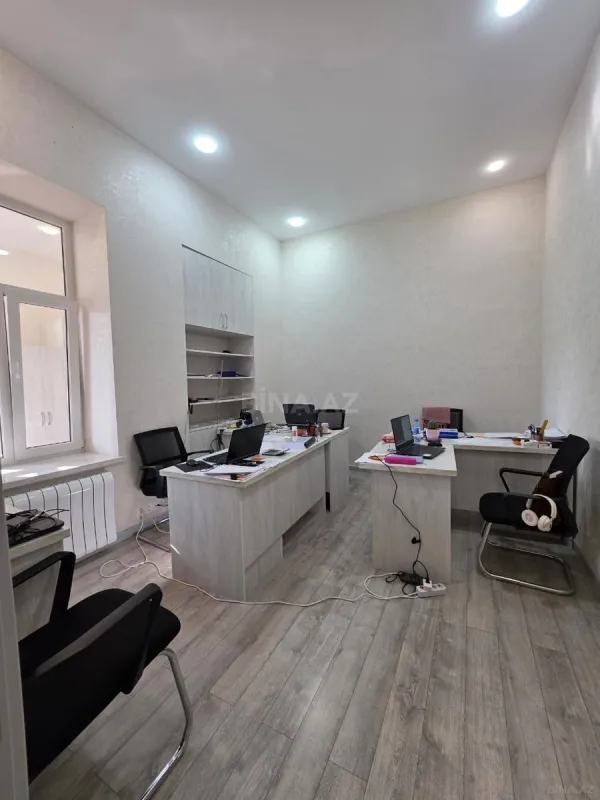 Satılır 3 otaqlı ofis 100 m²