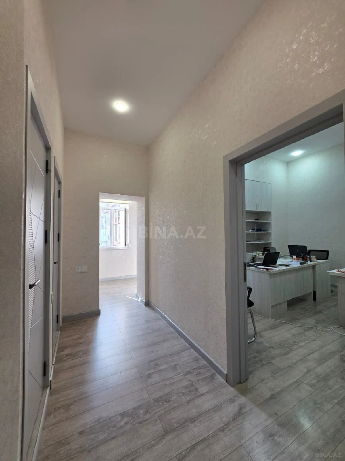 Satılır 3 otaqlı ofis 100 m²