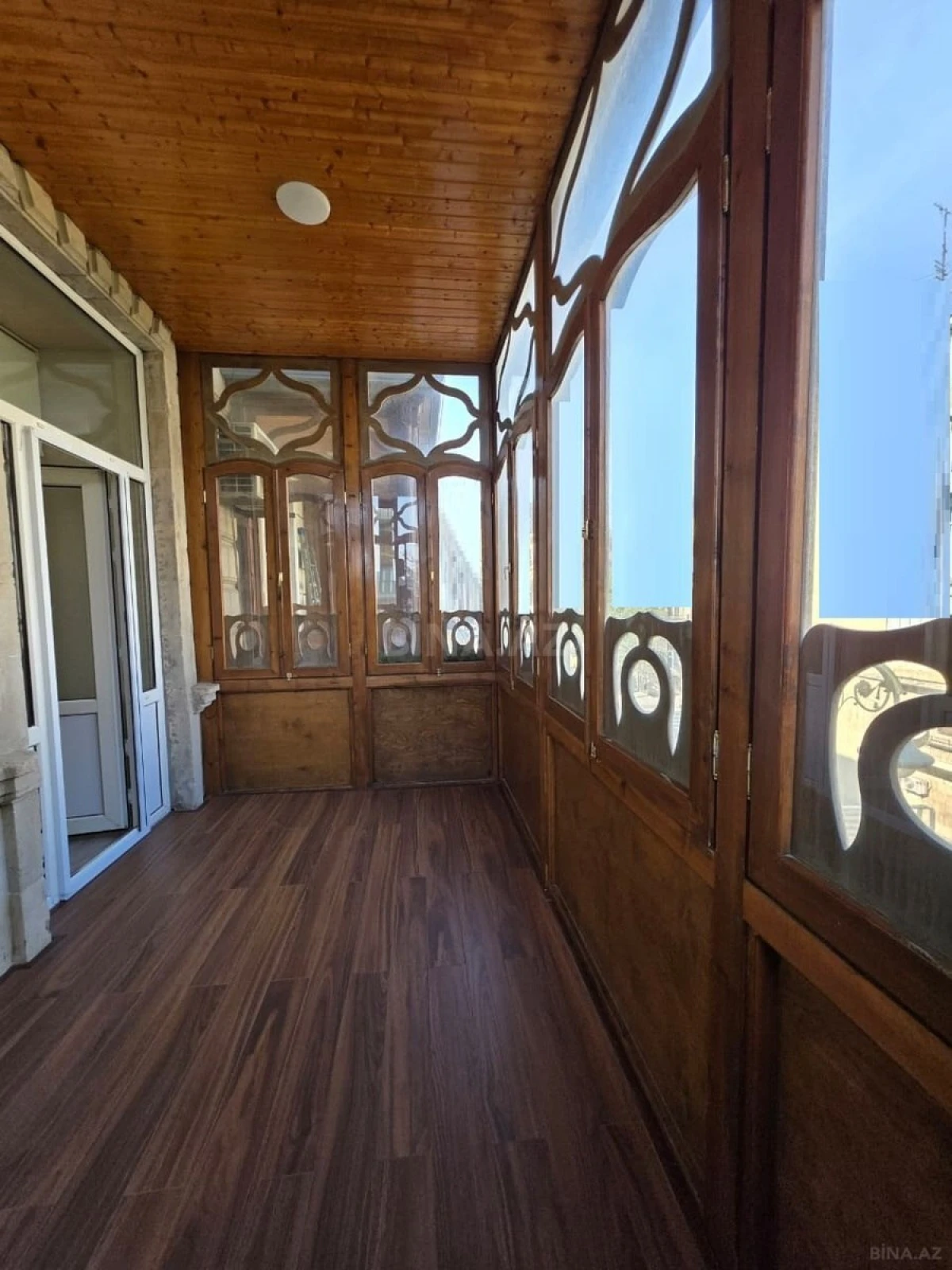 Satılır 3 otaqlı ofis 100 m²