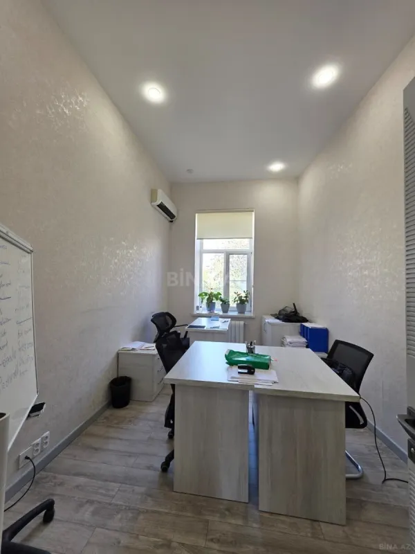Satılır 3 otaqlı ofis 100 m²