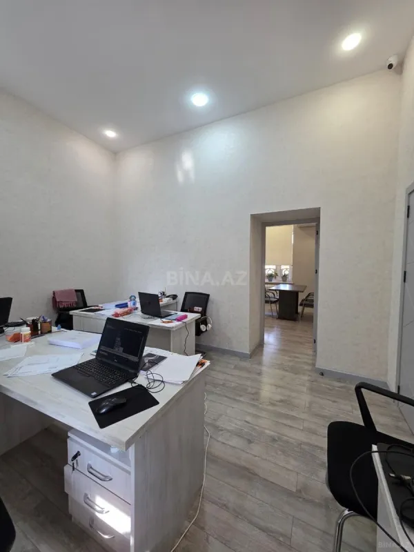 Satılır 3 otaqlı ofis 100 m²