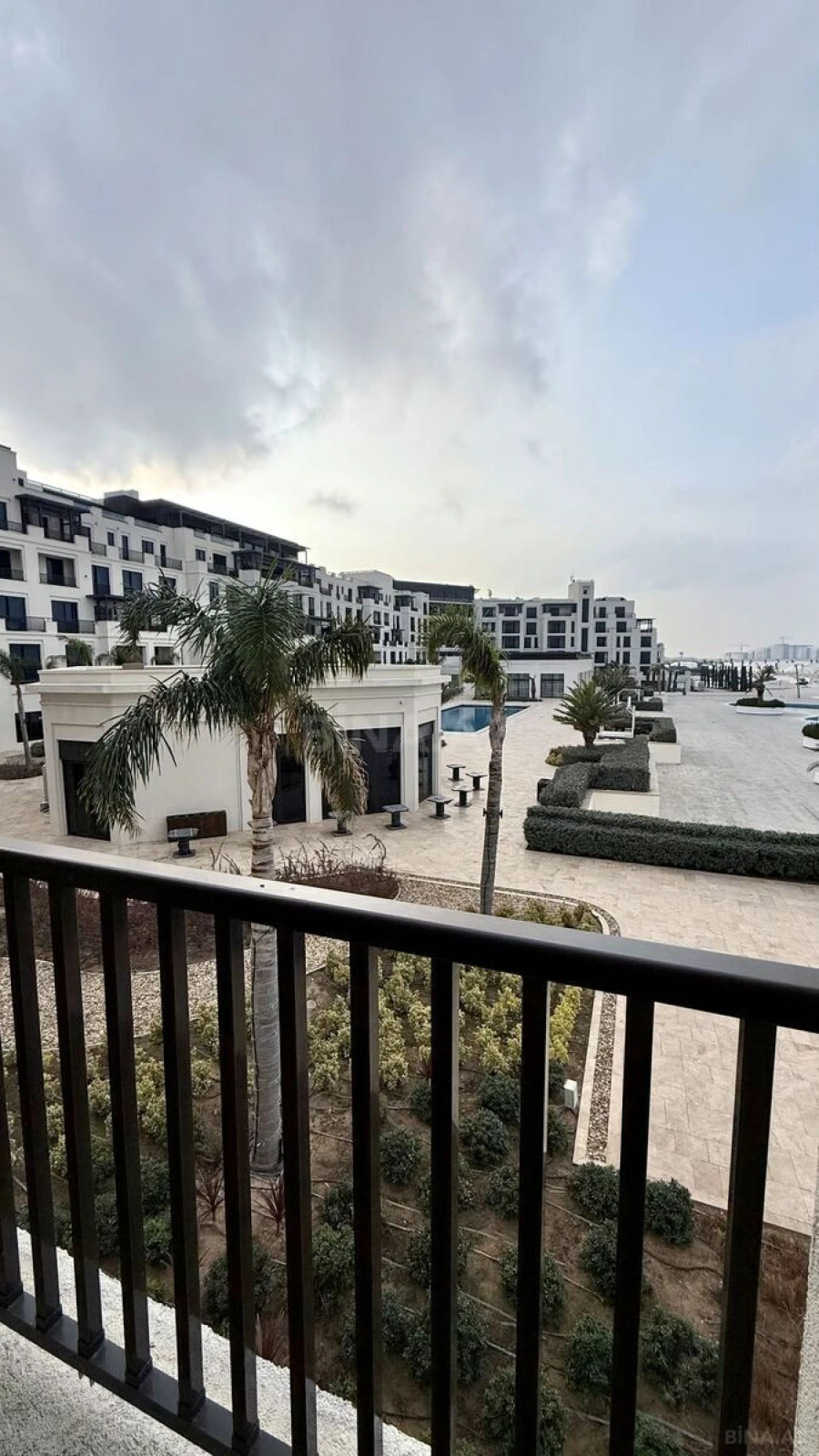 Satılır 2 otaqlı mənzil 92.5 m²