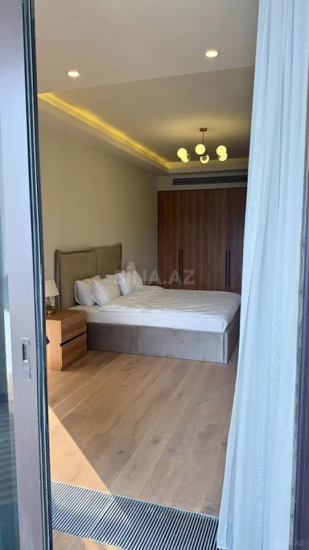 Satılır 2 otaqlı mənzil 92.5 m²