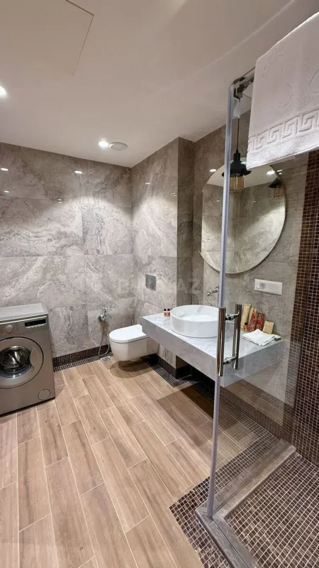 Satılır 2 otaqlı mənzil 92.5 m²