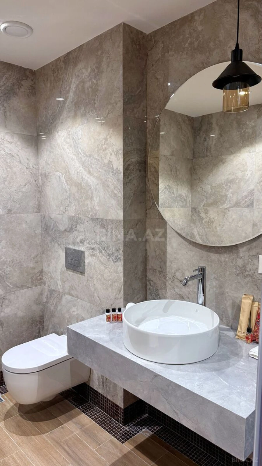 Satılır 2 otaqlı mənzil 92.5 m²