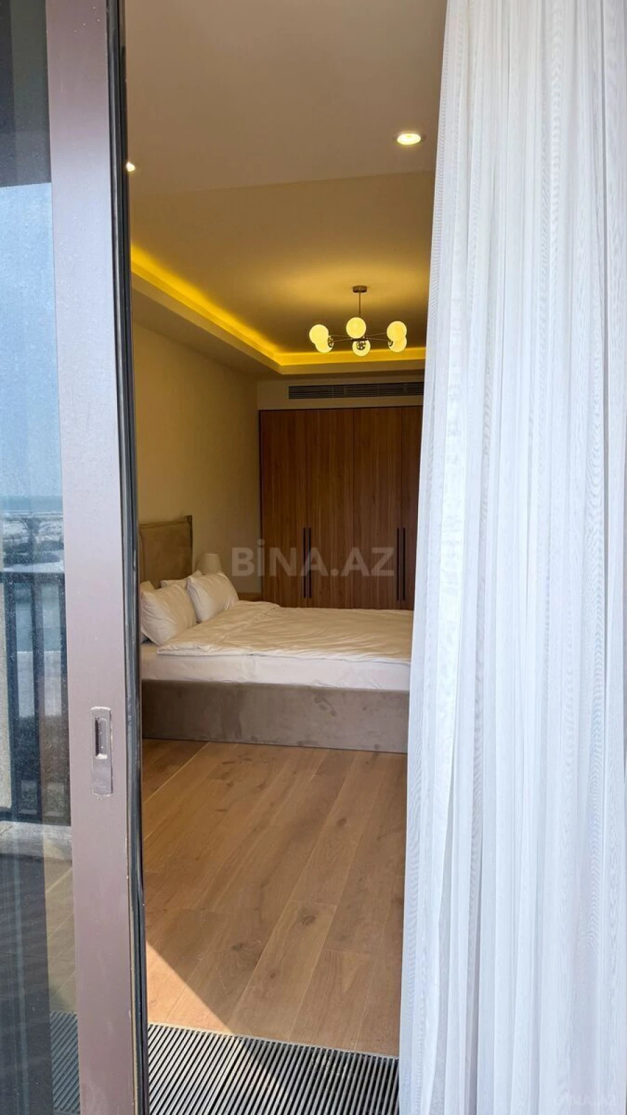 Satılır 2 otaqlı mənzil 92.5 m²