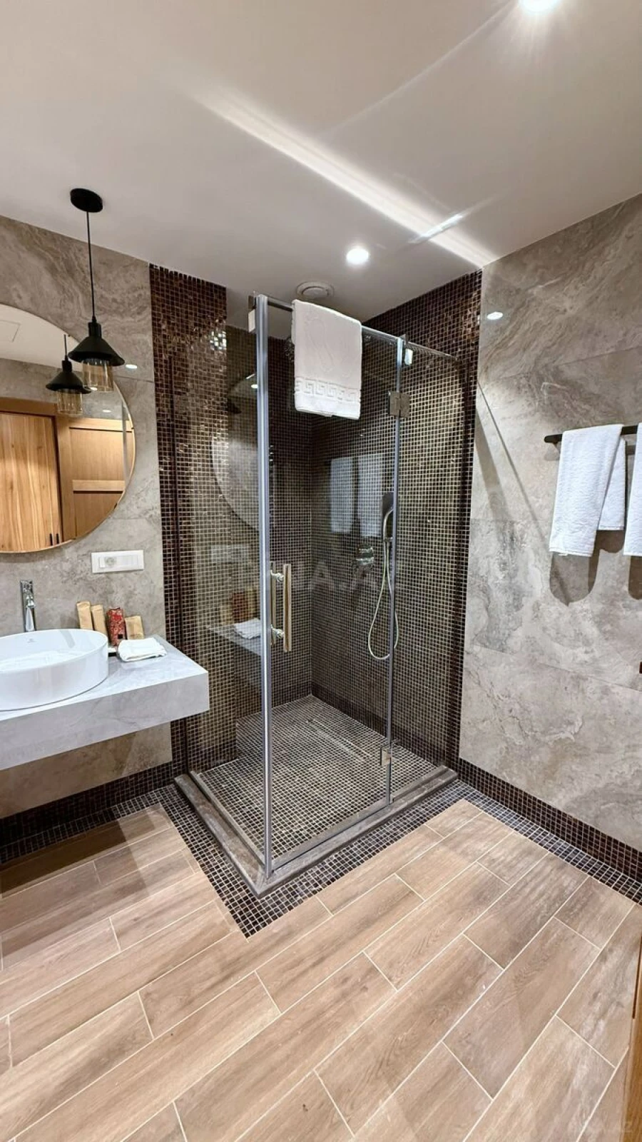 Satılır 2 otaqlı mənzil 92.5 m²