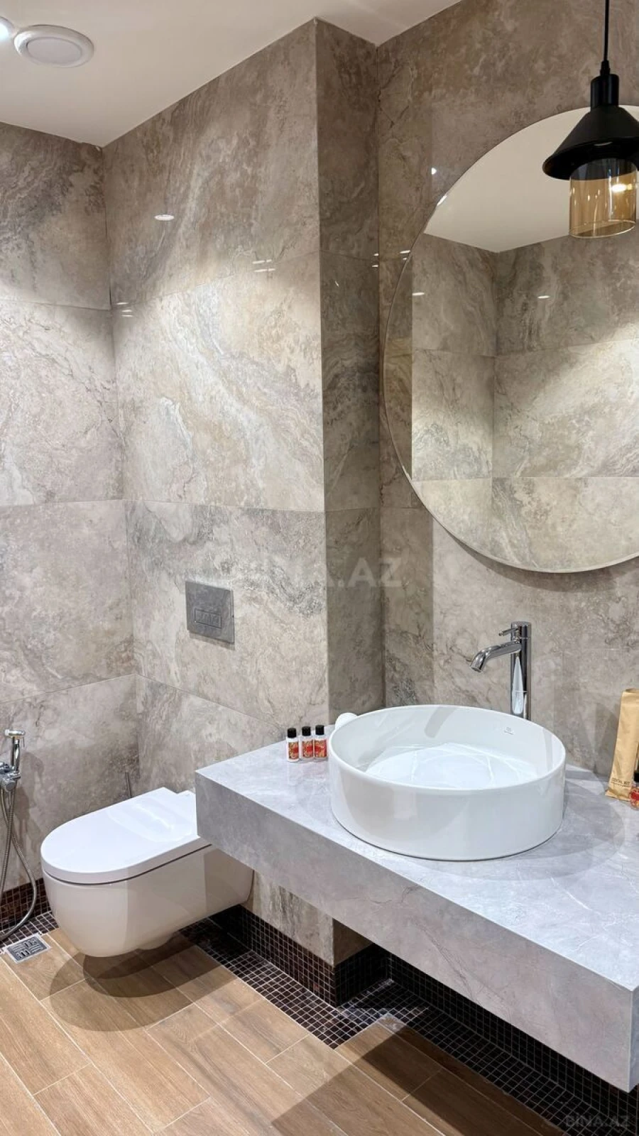 Satılır 2 otaqlı mənzil 92.5 m²