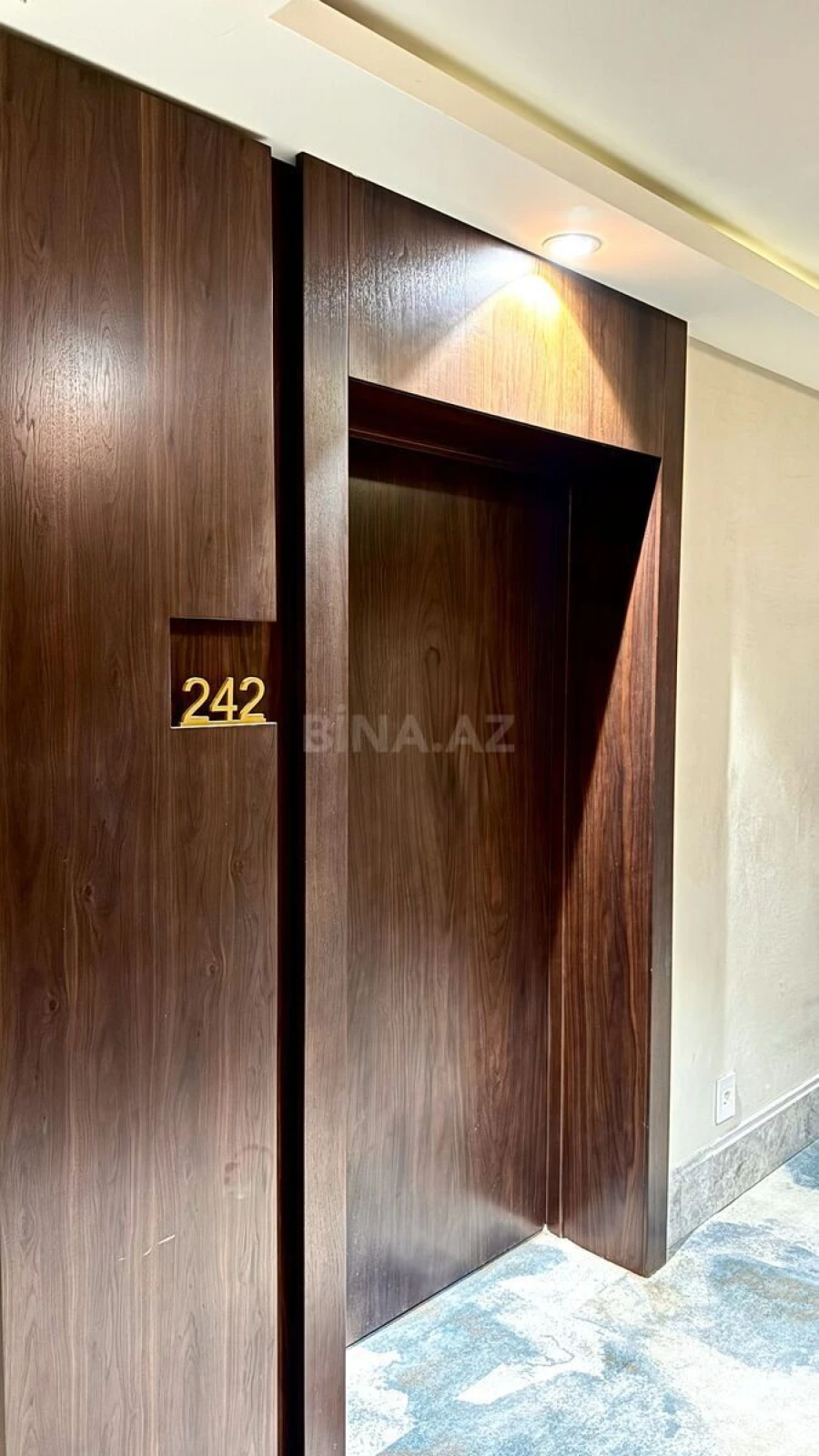 Satılır 2 otaqlı mənzil 92.5 m²