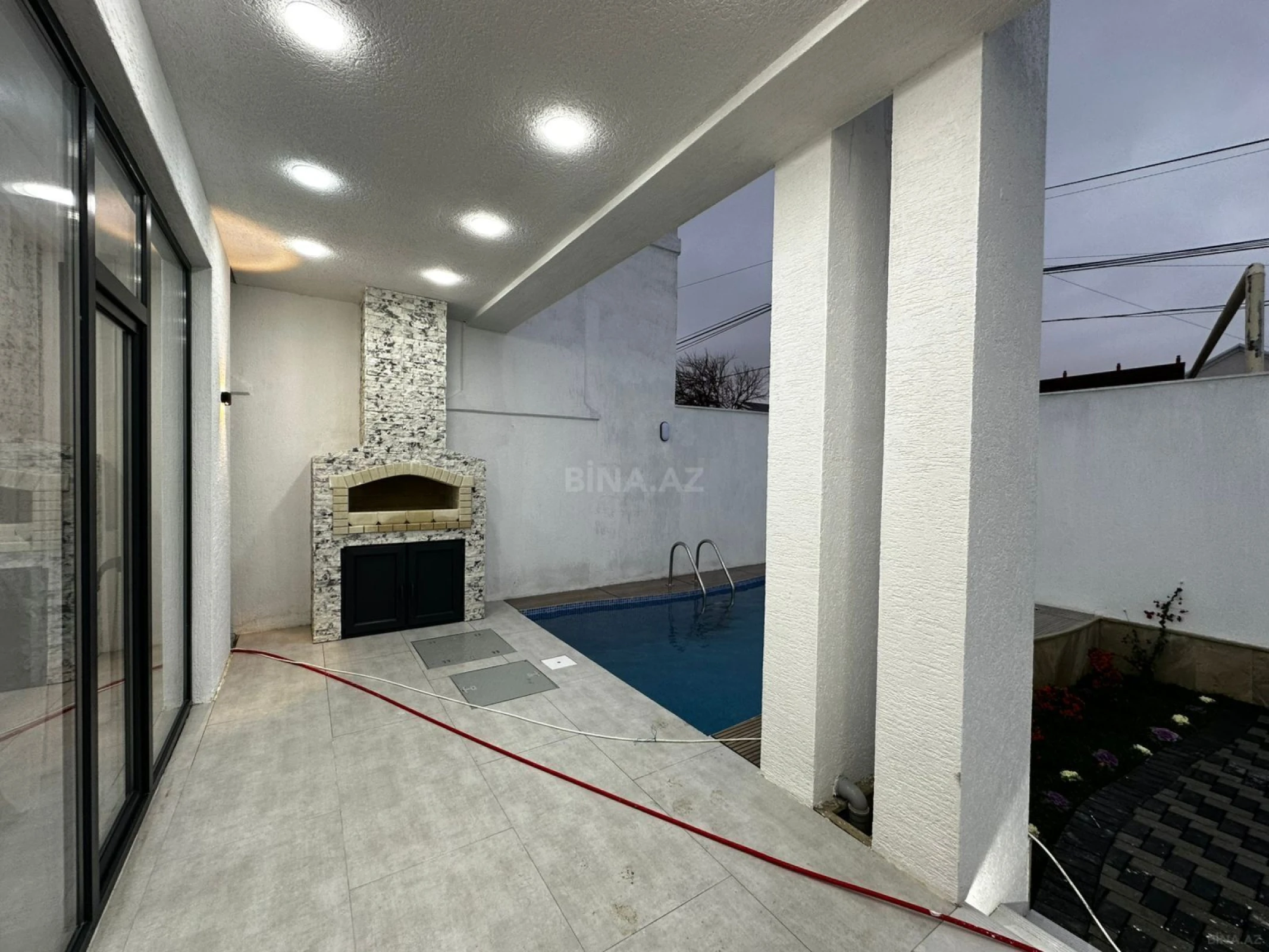 Satılır 4 otaqlı həyət evi 155 m²