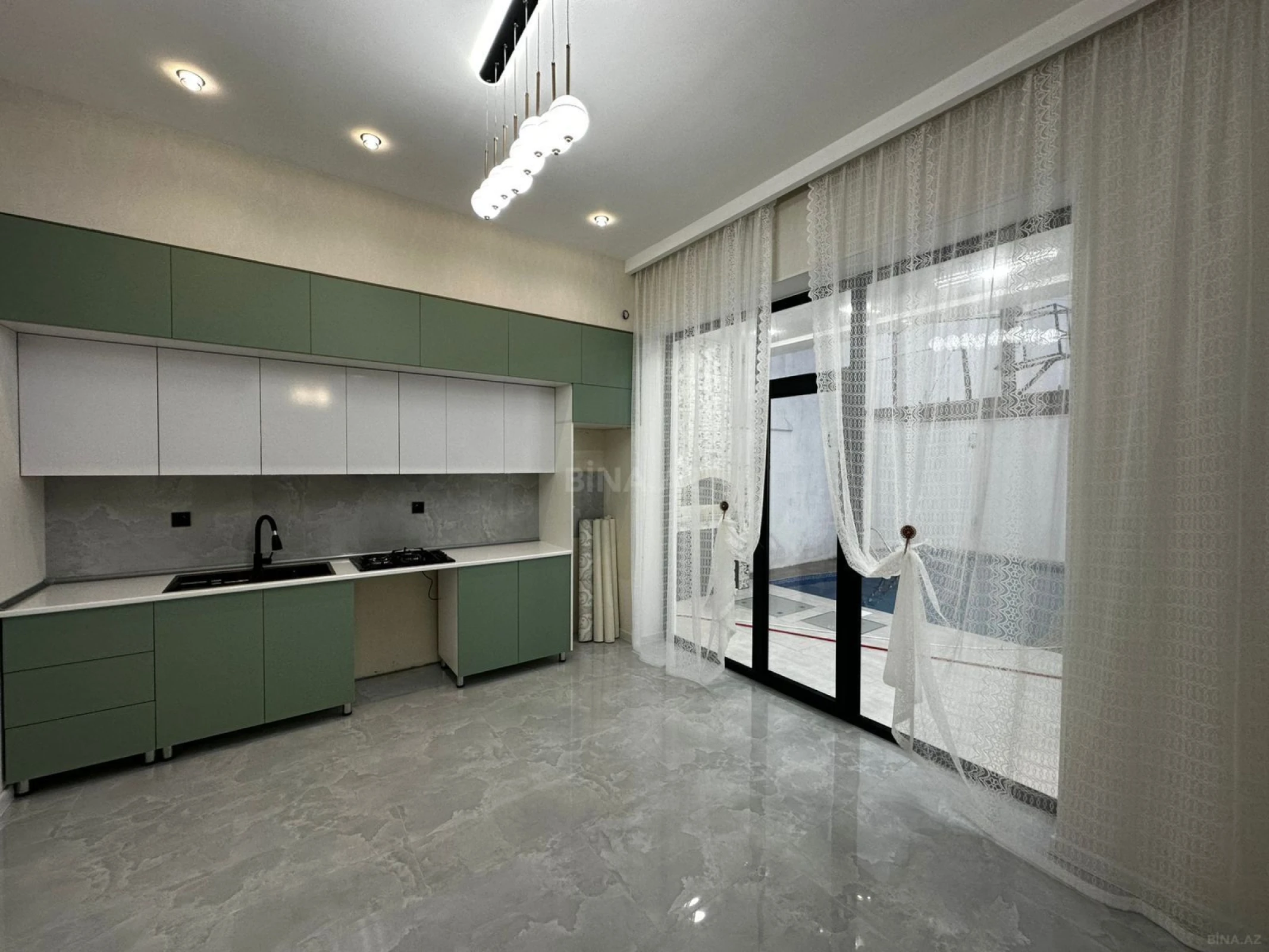 Satılır 4 otaqlı həyət evi 155 m²