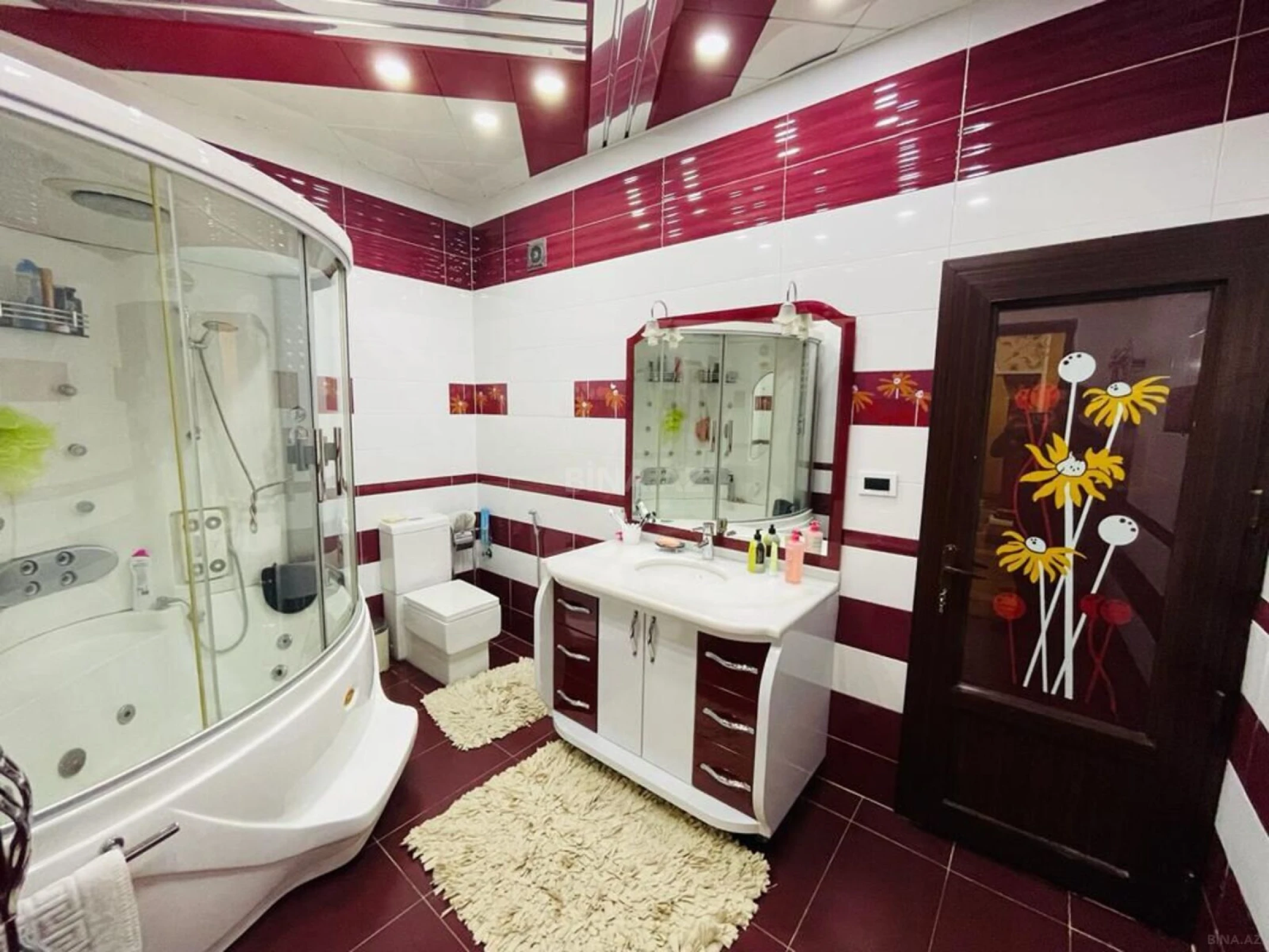 Satılır 4 otaqlı mənzil 240 m²