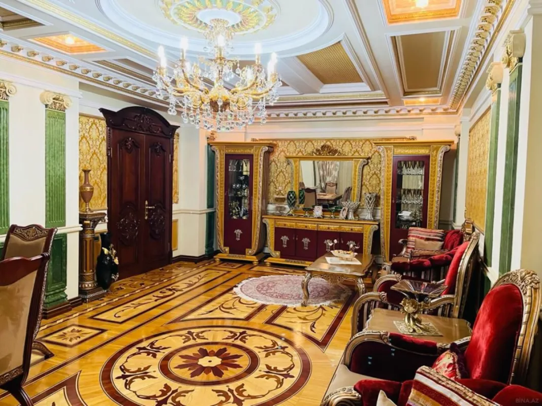 Satılır 4 otaqlı mənzil 240 m²