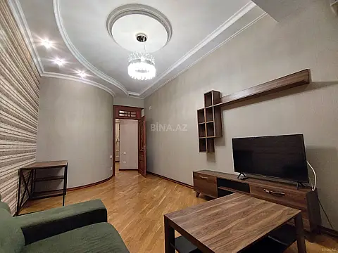 Satılır 3 otaqlı mənzil 142 m²