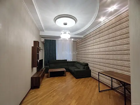 Satılır 3 otaqlı mənzil 142 m²
