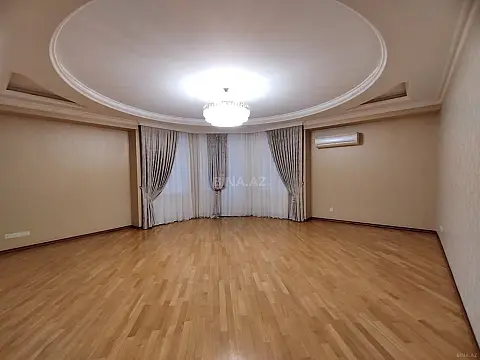 Satılır 3 otaqlı mənzil 142 m²