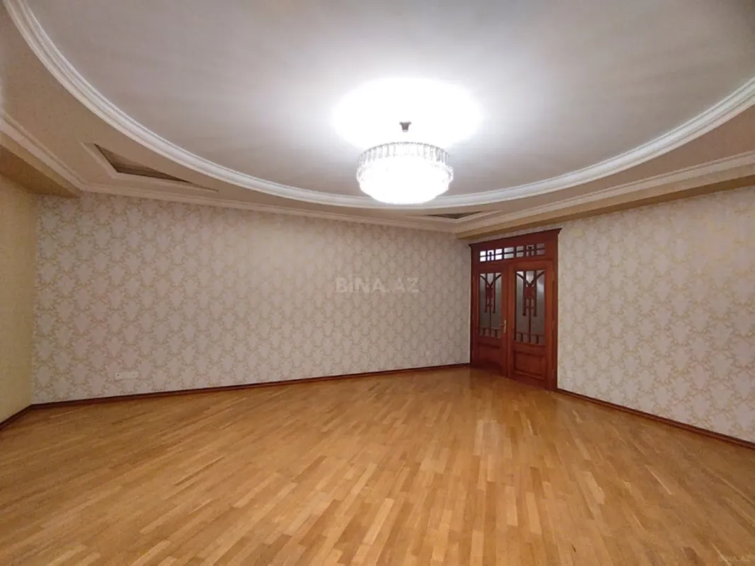 Satılır 3 otaqlı mənzil 142 m²