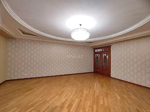 Satılır 3 otaqlı mənzil 142 m²