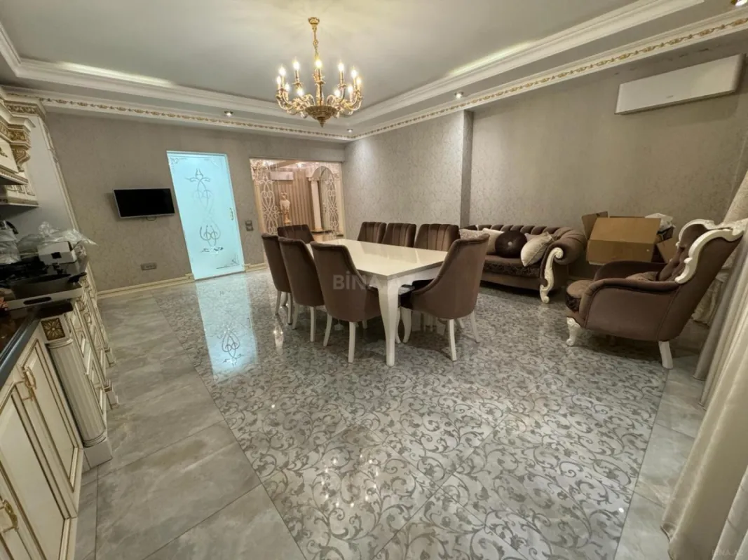 Satılır 4 otaqlı mənzil 350 m²
