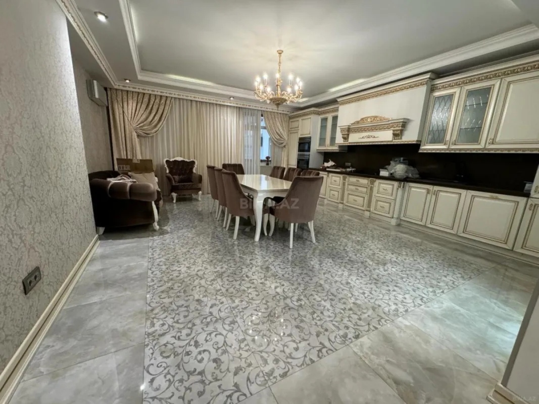 Satılır 4 otaqlı mənzil 350 m²