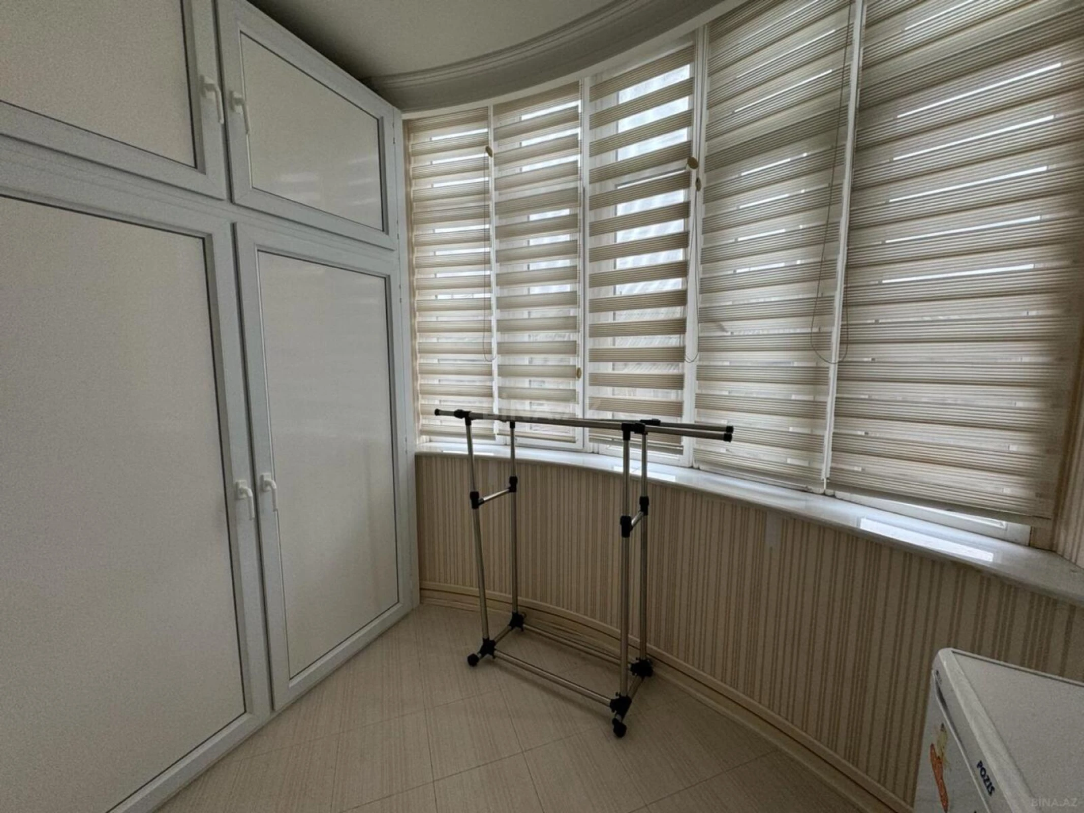 Satılır 4 otaqlı mənzil 350 m²