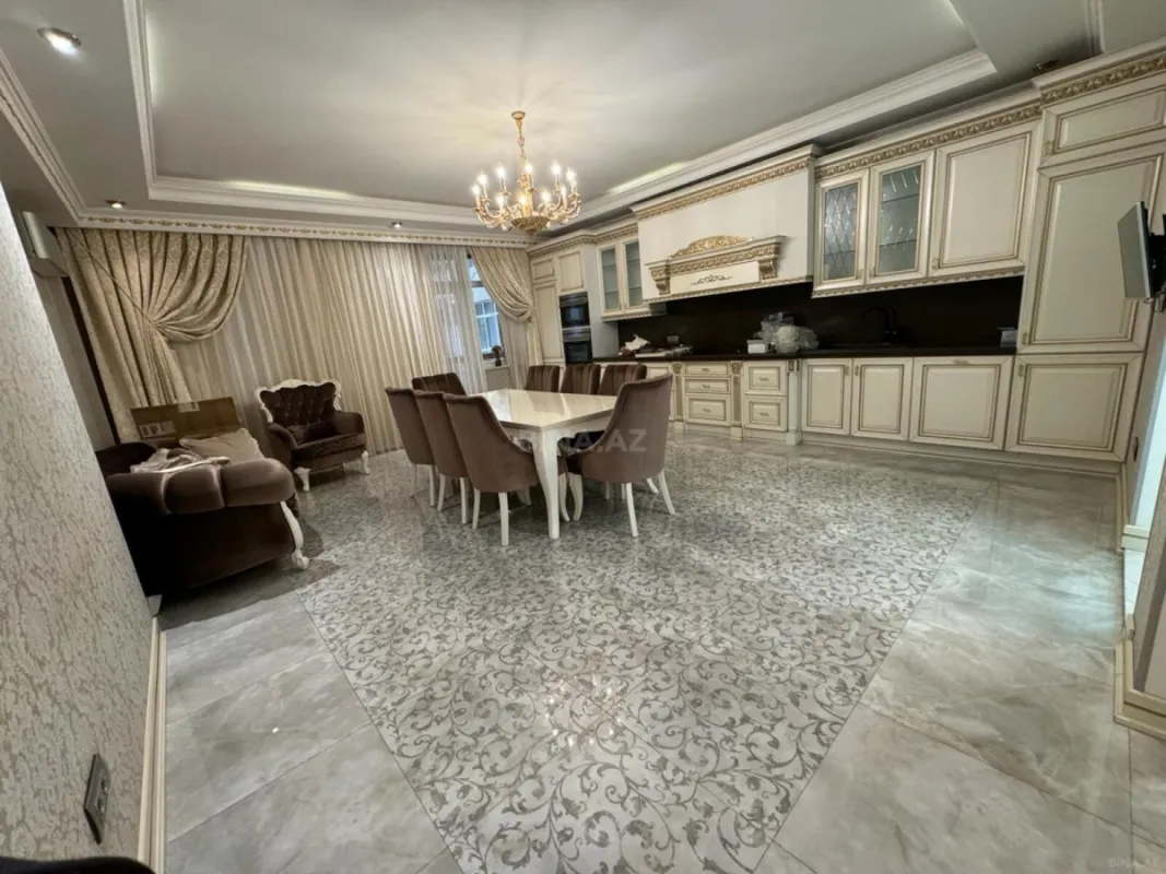 Satılır 4 otaqlı mənzil 350 m²