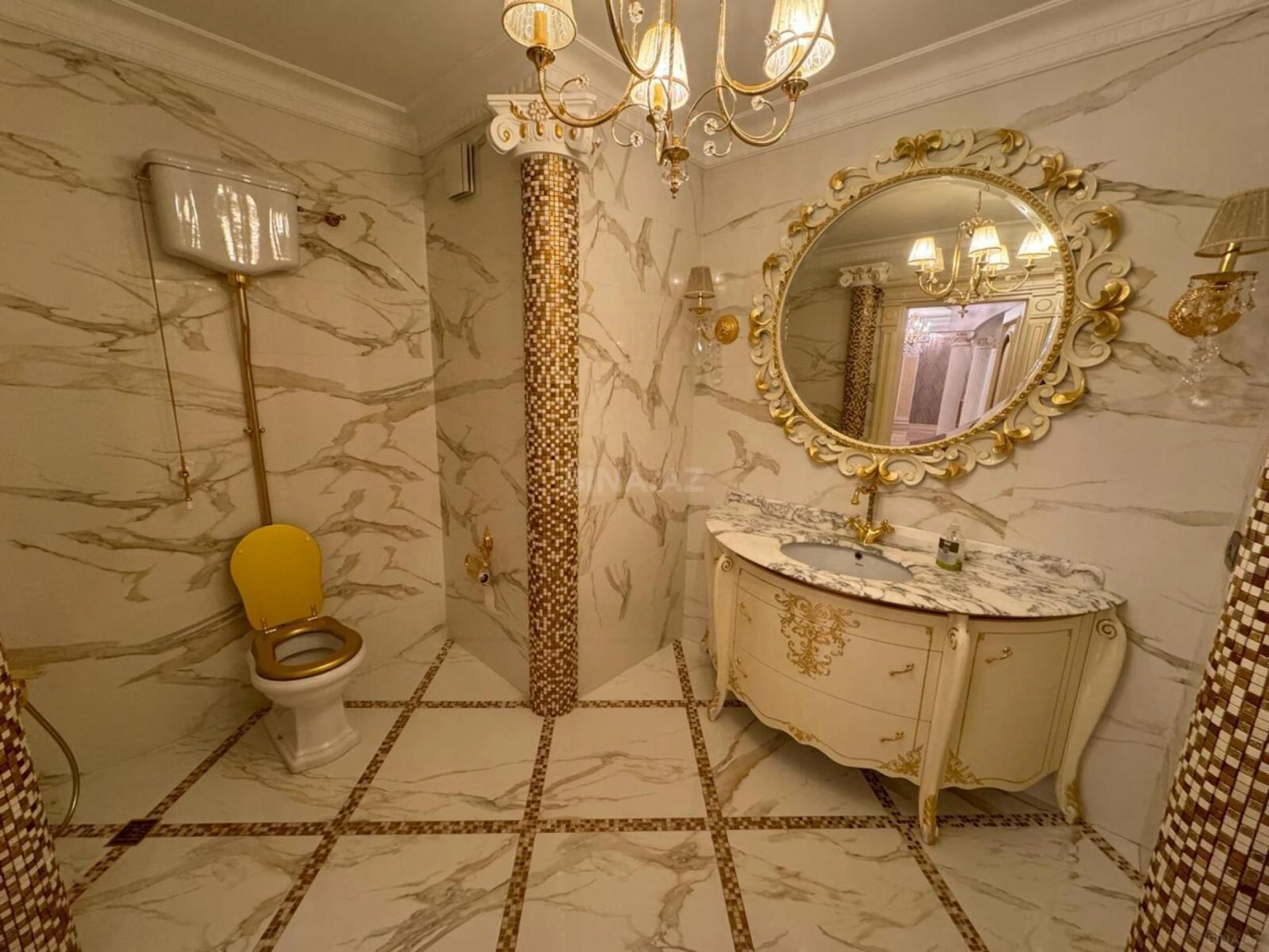 Satılır 4 otaqlı mənzil 350 m²