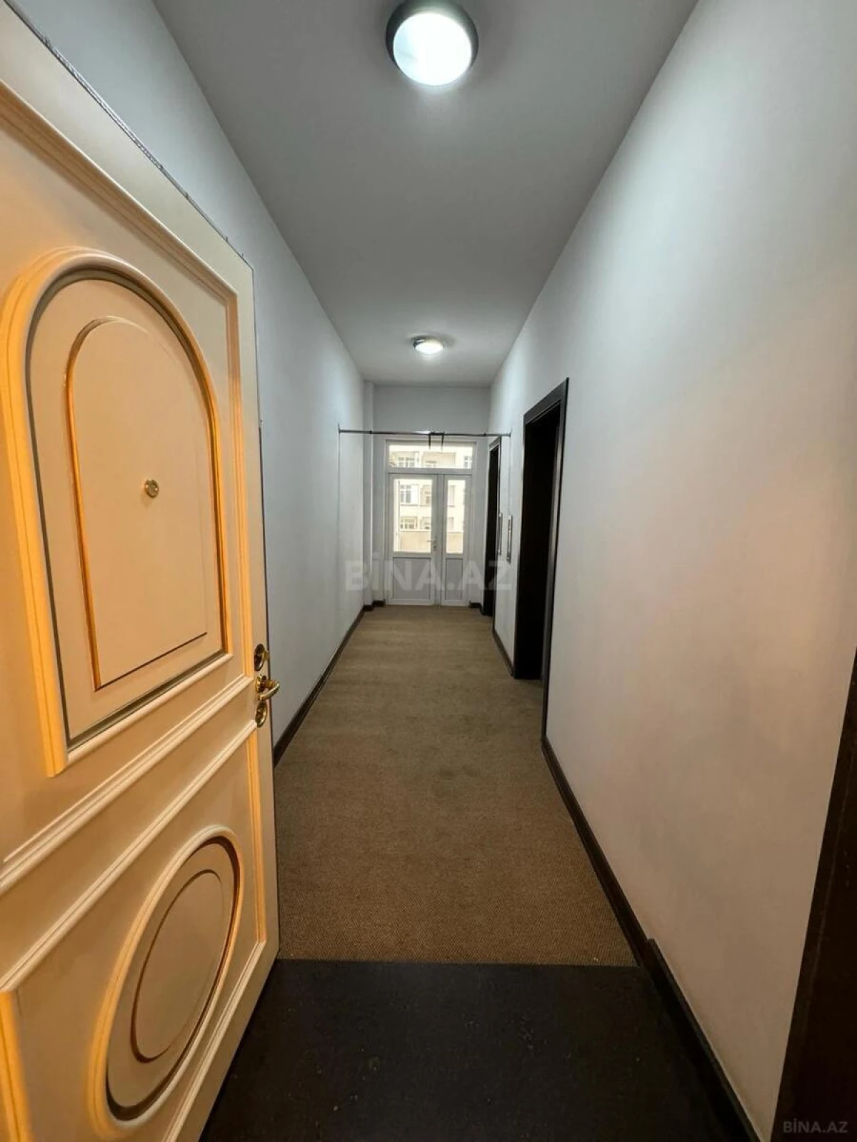 Satılır 4 otaqlı mənzil 350 m²