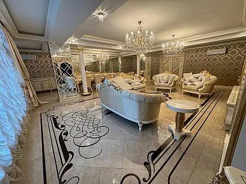 Satılır 4 otaqlı mənzil 350 m²