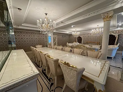 Satılır 4 otaqlı mənzil 350 m²