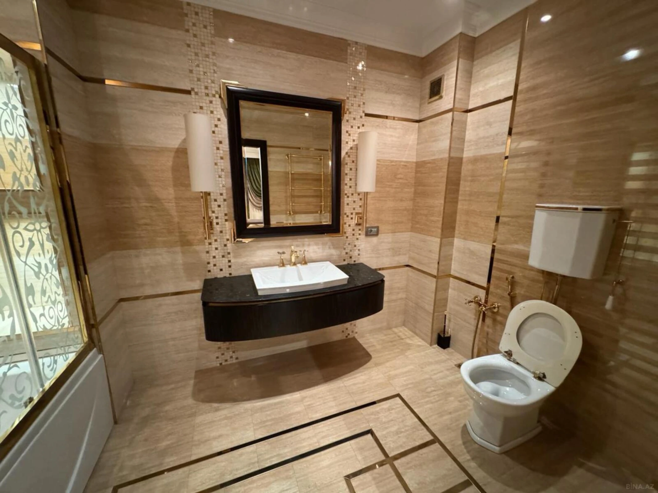 Satılır 4 otaqlı mənzil 350 m²