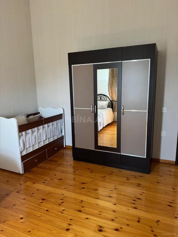 Satılır 5 otaqlı həyət evi 100 m²