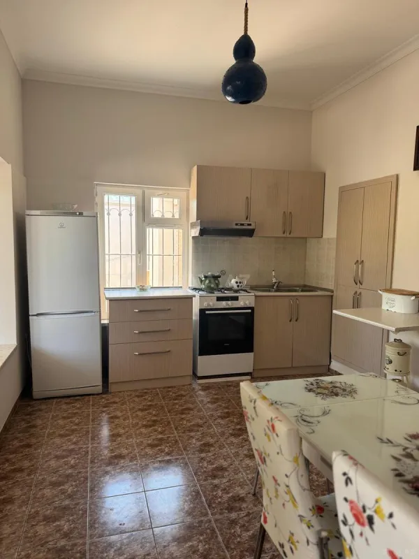 Satılır 5 otaqlı həyət evi 100 m²