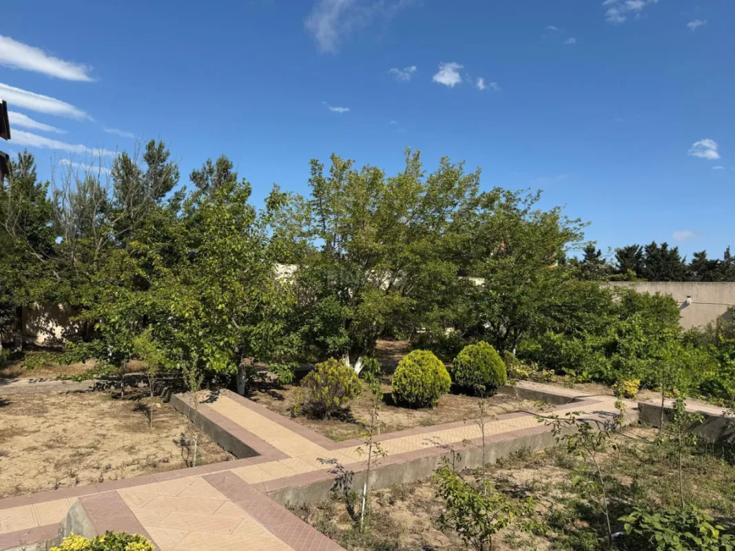 Satılır 5 otaqlı həyət evi 100 m²