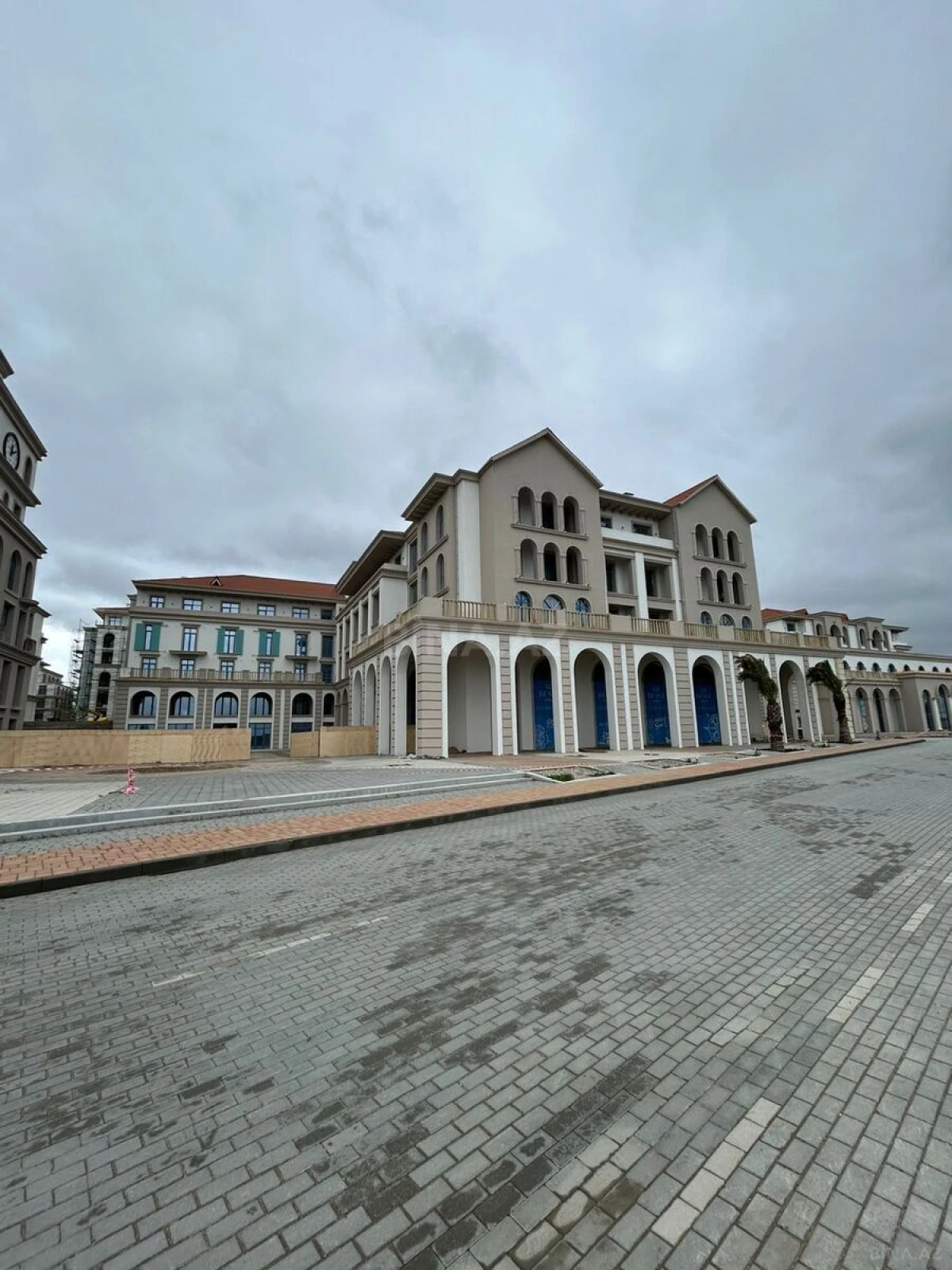 Satılır 2 otaqlı mənzil 86 m²