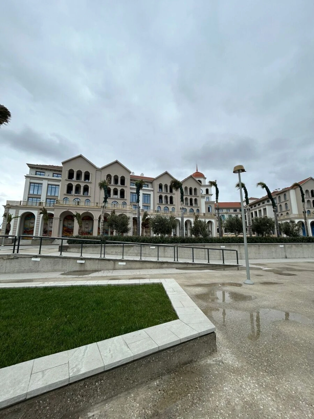 Satılır 2 otaqlı mənzil 86 m²