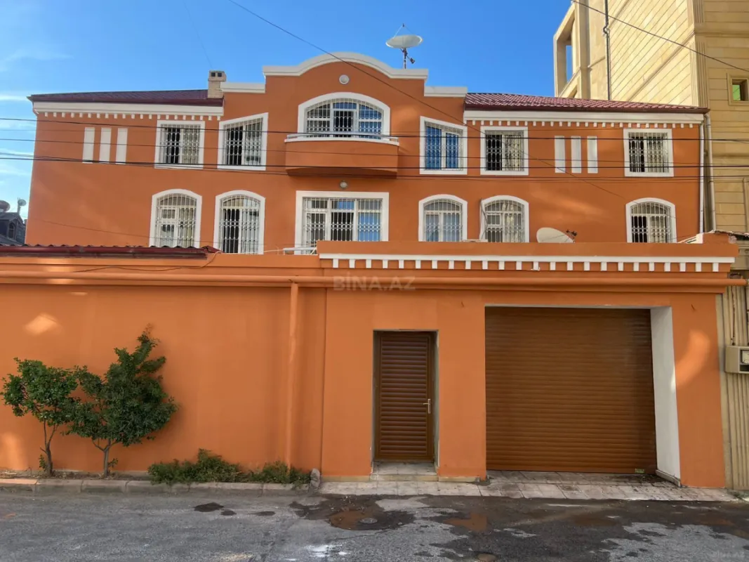 Kirayə verilir 8 otaqlı həyət evi 580 m²