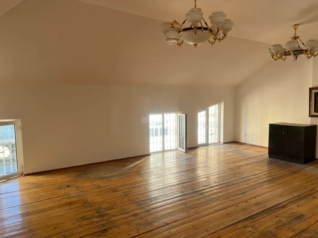 Kirayə verilir 8 otaqlı həyət evi 580 m²